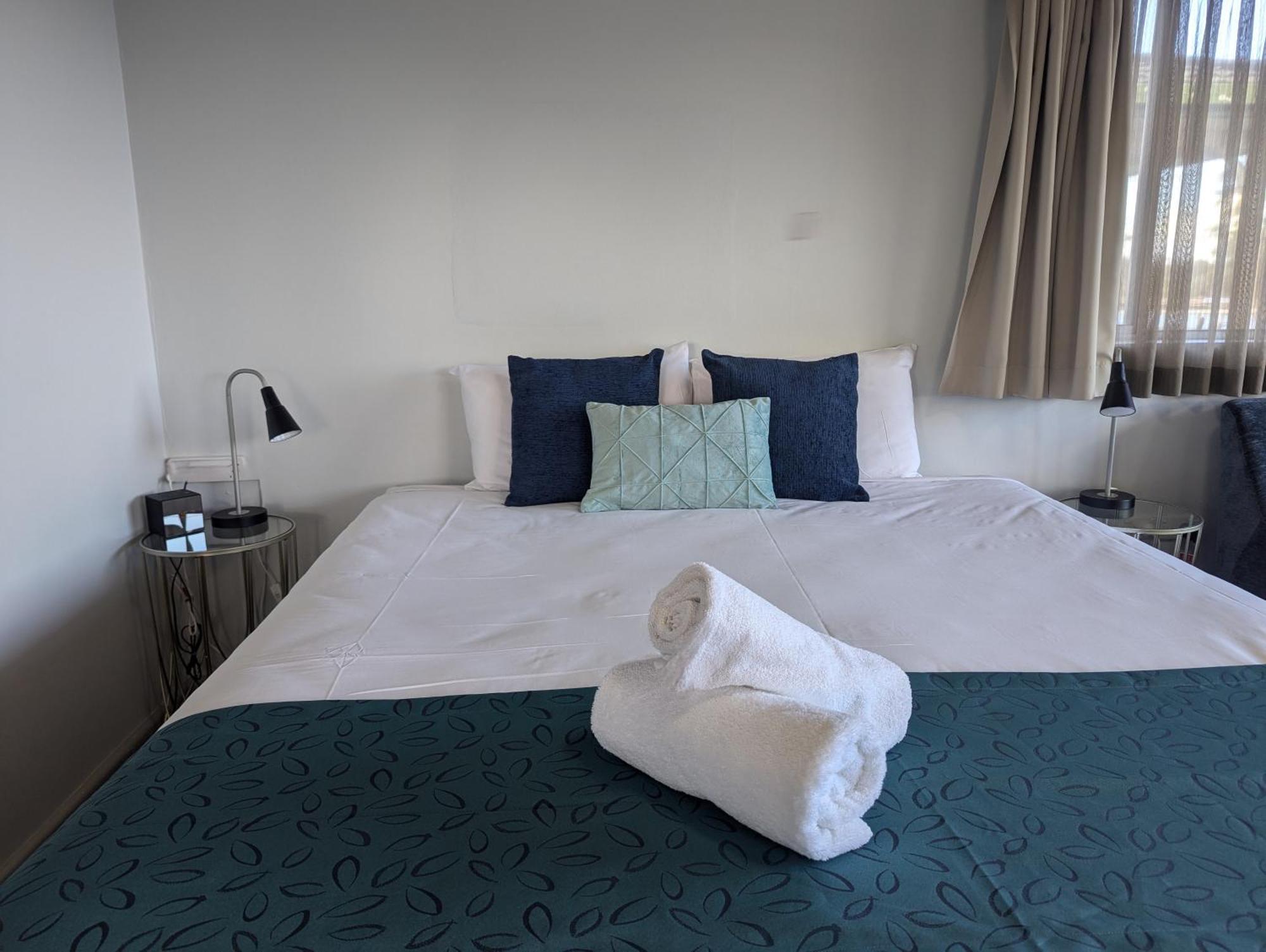 Haven Waters Motel & Apartments นอร์ธเฮเวน ภายนอก รูปภาพ
