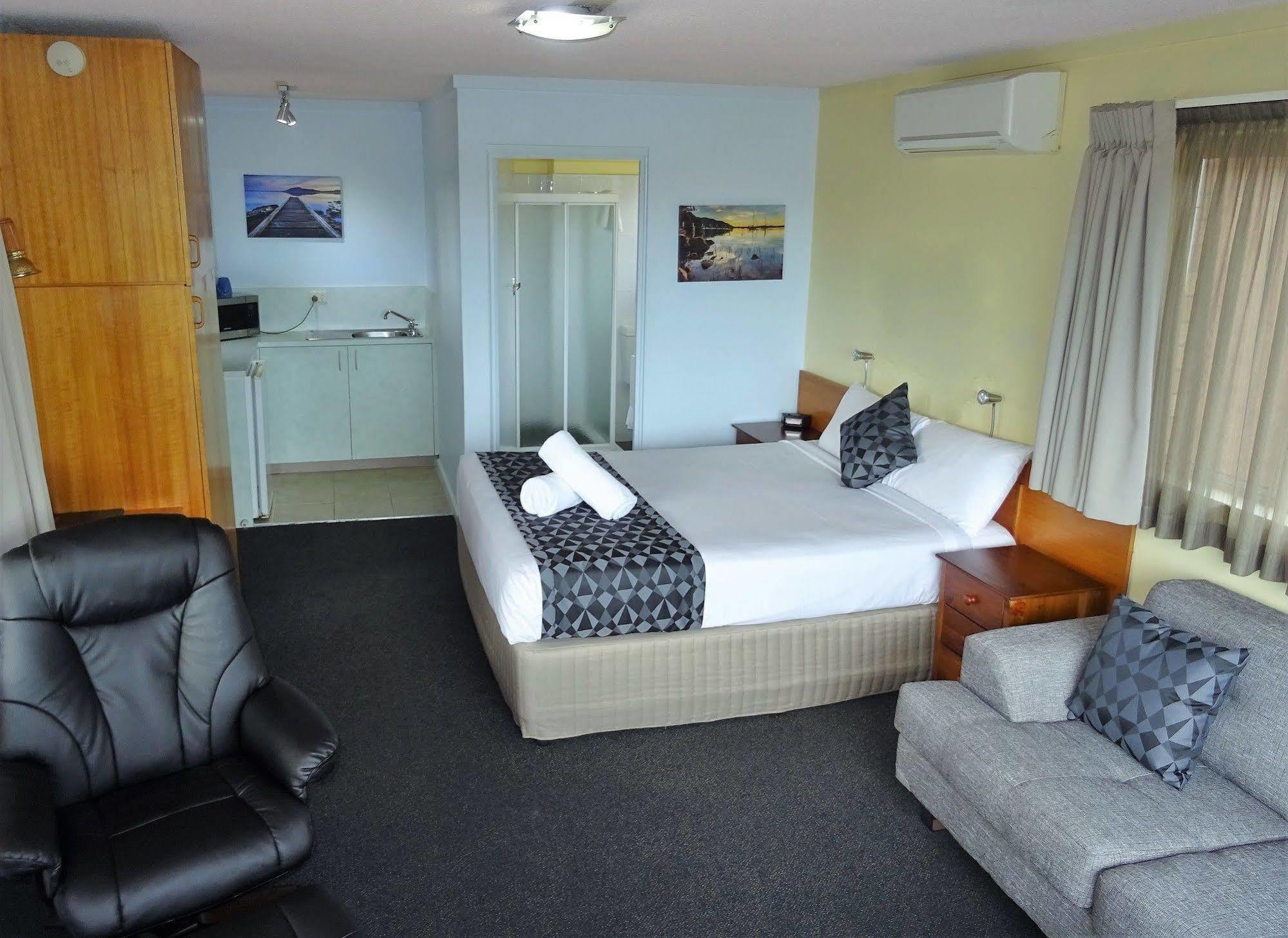 Haven Waters Motel & Apartments นอร์ธเฮเวน ภายนอก รูปภาพ