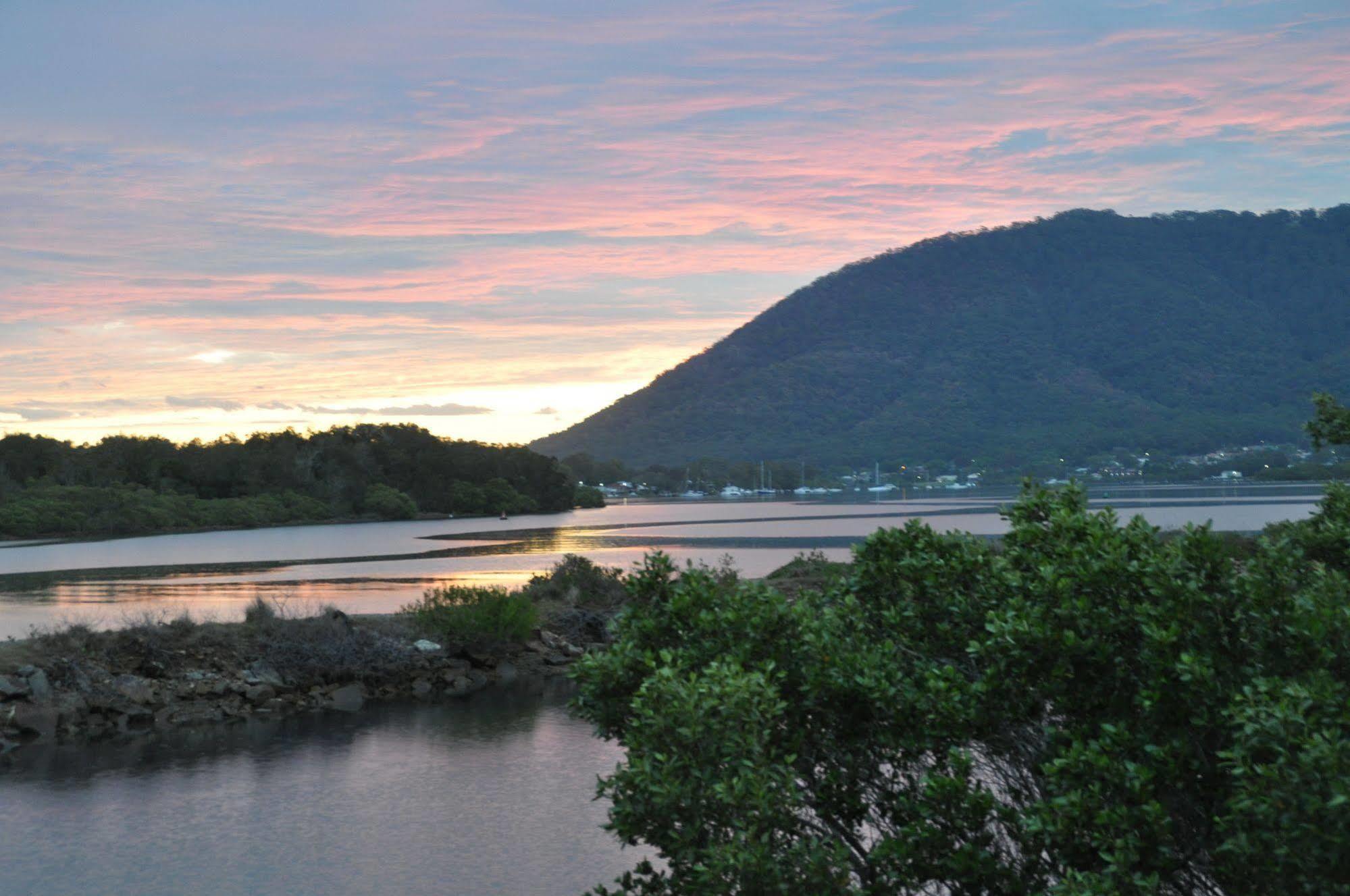 Haven Waters Motel & Apartments นอร์ธเฮเวน ภายนอก รูปภาพ